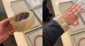 巴黎世家推出「膠帶手環」 把膠帶套在手上竟要3000歐元引熱議