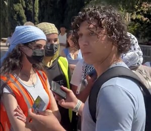 茨維斯（Eli Tsives）。UCLA猶太學生入校被阻 挺巴示威者大喊哈瑪斯口號