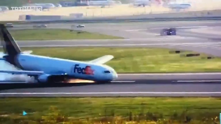 It’s Boeing again! FedEx cargo plane makes thrilling landing due to landing gear failure