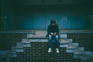 愛丁堡大學研究：每年逾3億兒少成網路性虐待受害者