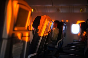 飛機 搭機 航空公司 飛航 飛行 客機 班機 上飛機 旅遊 旅行 機票 波音 black and yellow bus seats