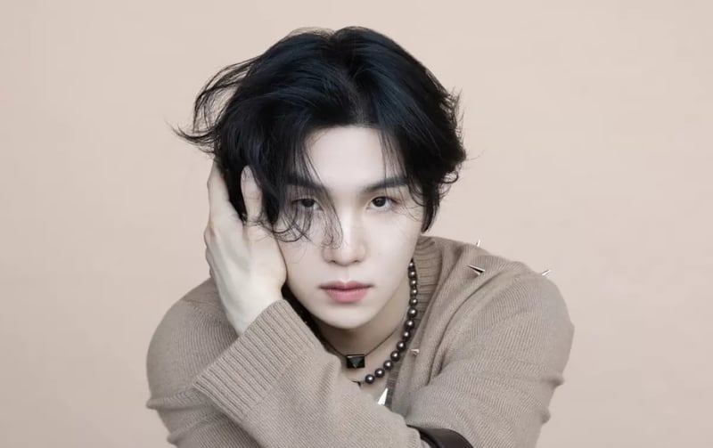 Korean media help clean the floor? BTS member SUGA has deeply 