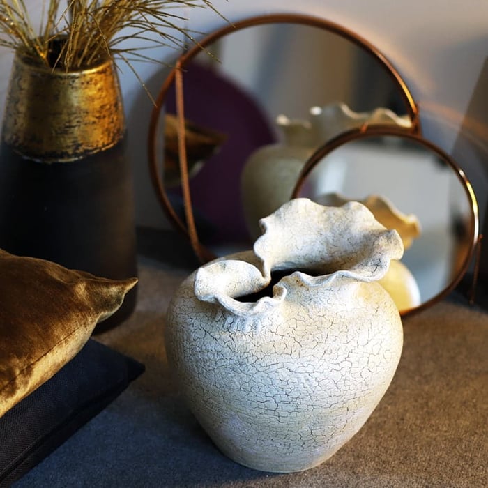 Vaso decorativo in ceramica bianca, due bocche, base larga 3