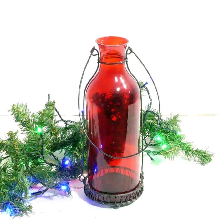 Bottiglia di vetro rossa appendibile porta tealight con manico in ferro 3