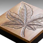 Tavolino quadrato multiuso "Foglia" con incisione