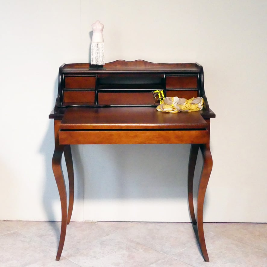 consollina-toelètta-portagioie-Marilù-noce-rionova-arredamento Consollina toelètta portagioie Marilù - immagine 1