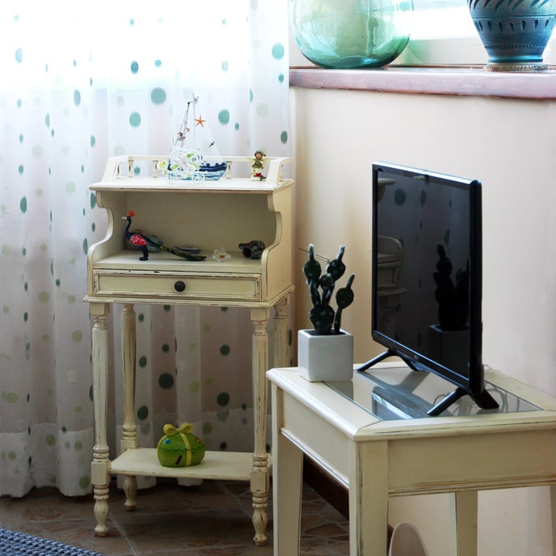 Ammodernamento di un salone con Mobili di Famiglia Rivisitati: Un Progetto di Restyling dal Cuore Antico 4 Ammodernamento di un salone con Mobili di Famiglia Rivisitati: Un Progetto di Restyling dal Cuore Antico 4