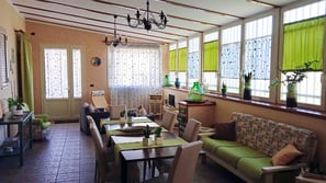 Mobili e complementi d'arredo di design per casa e ufficio 19