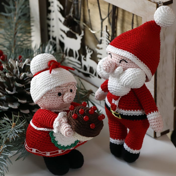 Mr. & Mrs. Babbo Natale, pupazzi amigurumi - immagine 1