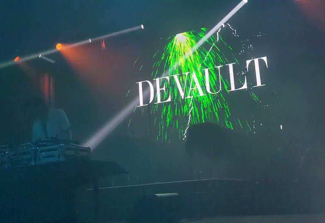Devault 3