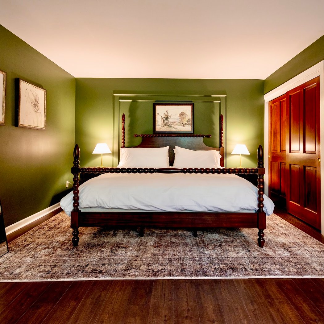 The Harlow House 1