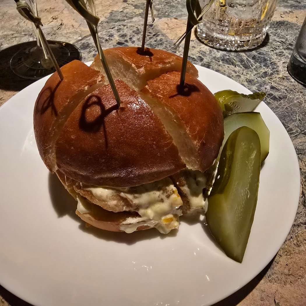 Bar 109 2