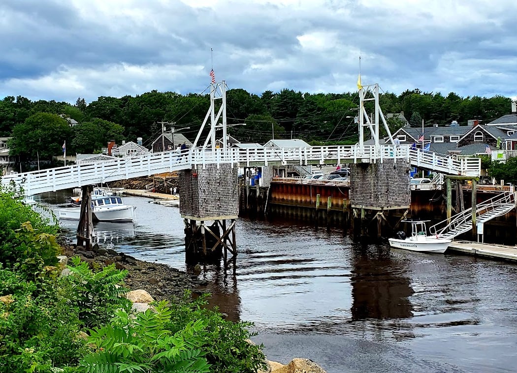 Perkins Cove Road 2