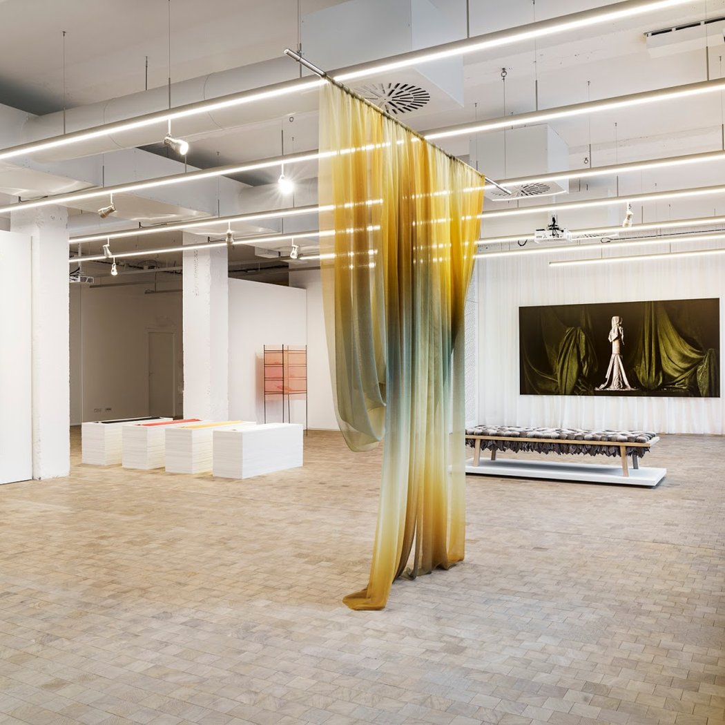 Finissage X . A CAPITAL DESIRE et performance de Adam Christensen 1