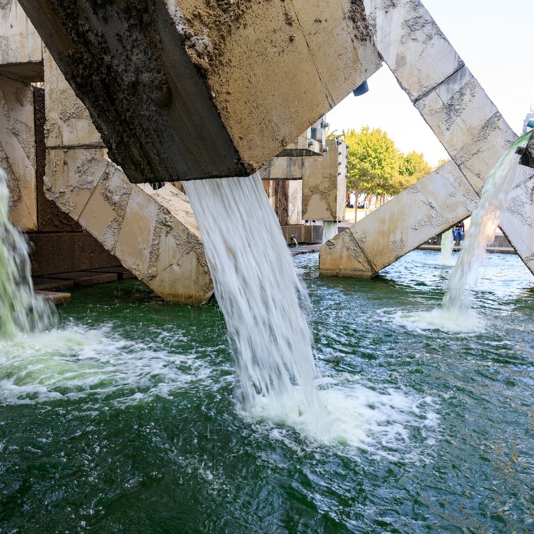 Vaillancourt Fountain 2