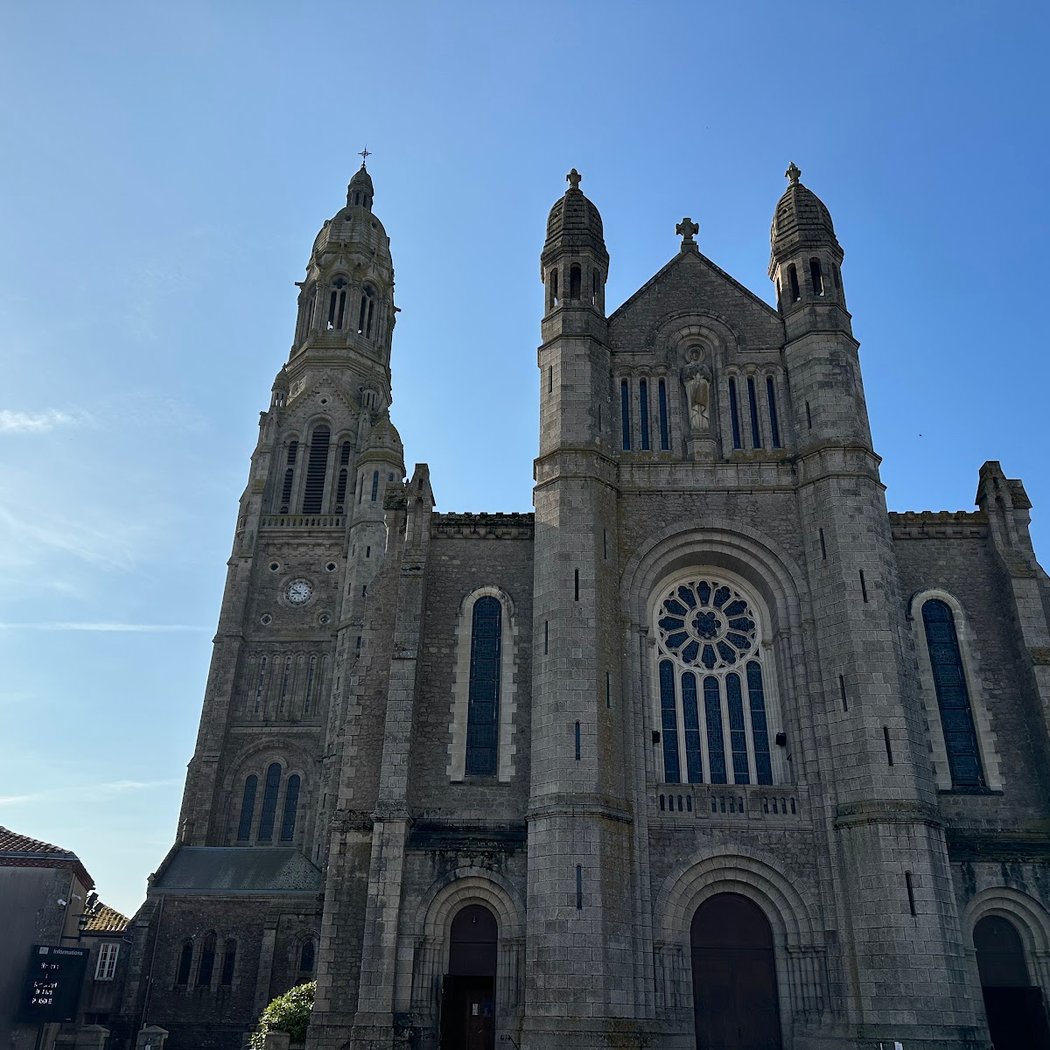 Basilica of St. Louis de Montfort 3