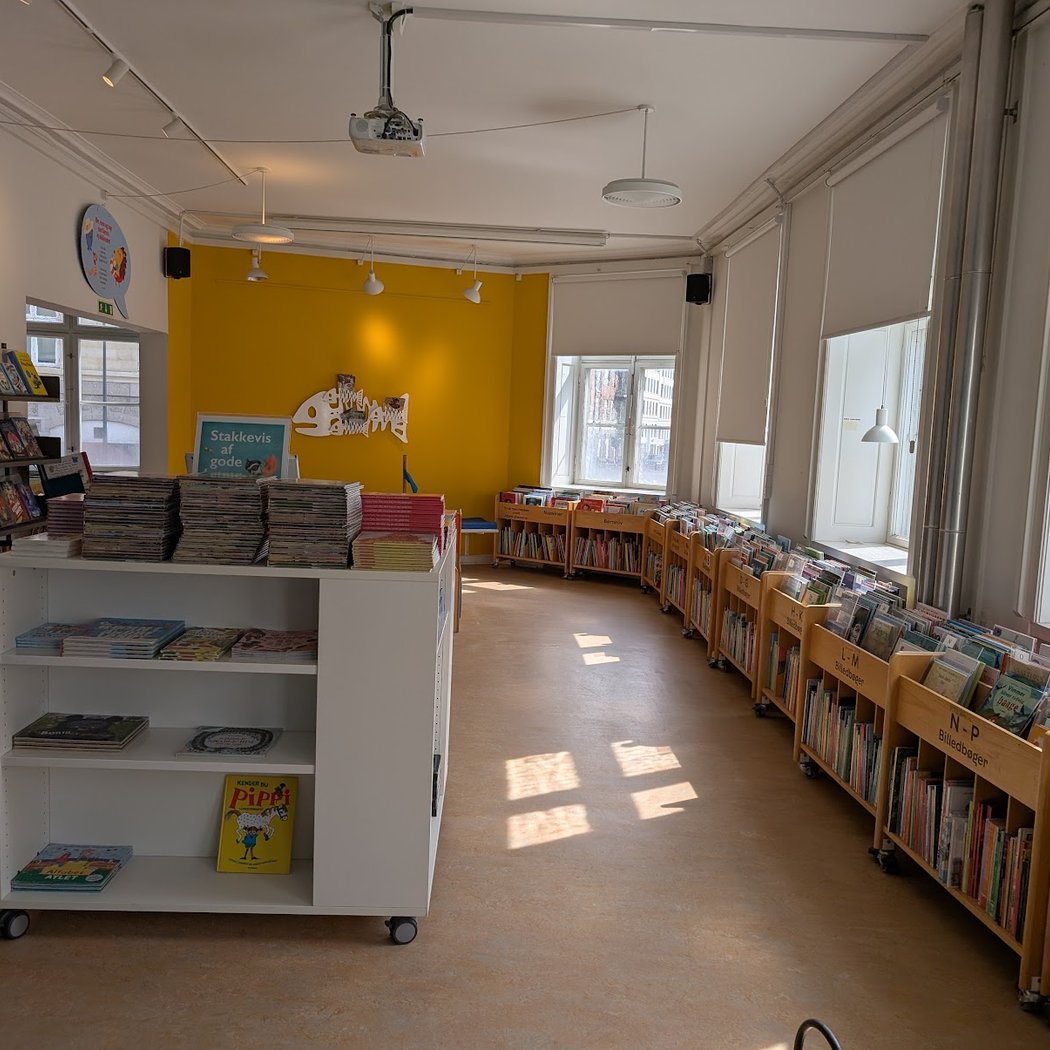 Øbro Jagtvej Library 2