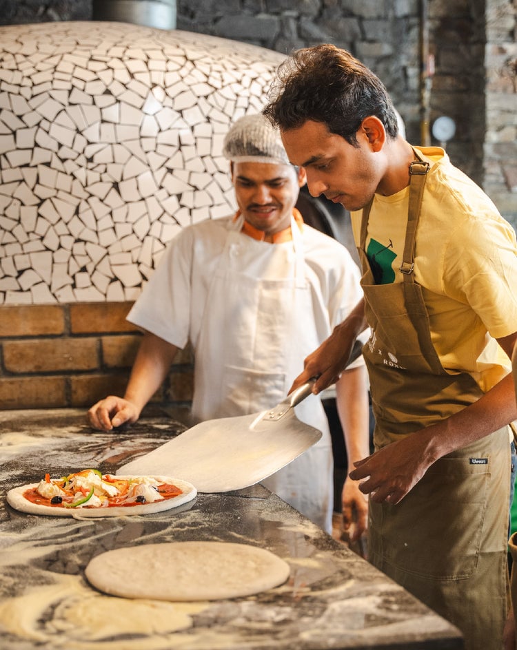 Authentic Pizza Making Experience 4
