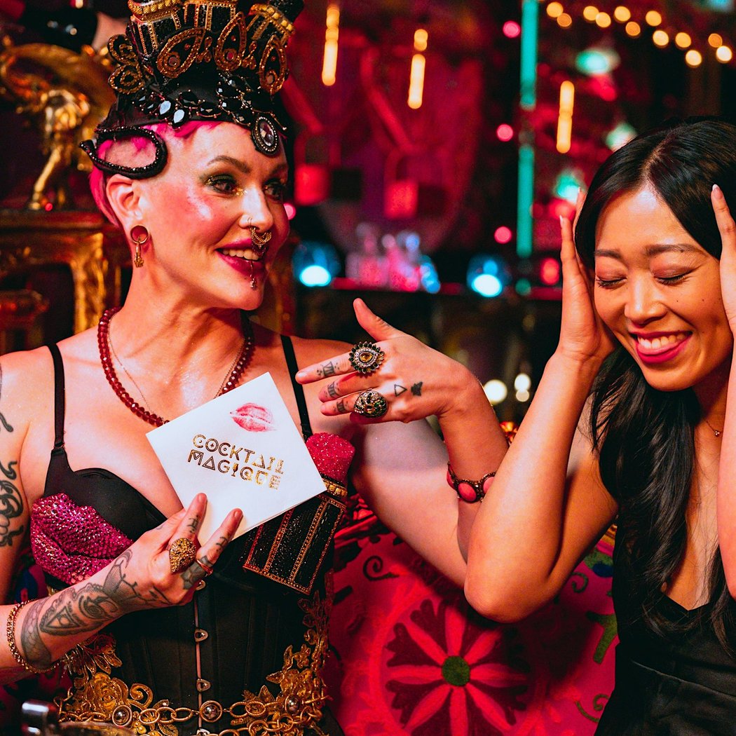 Lipstick & Tarot Readings at Théâtre XIV 1