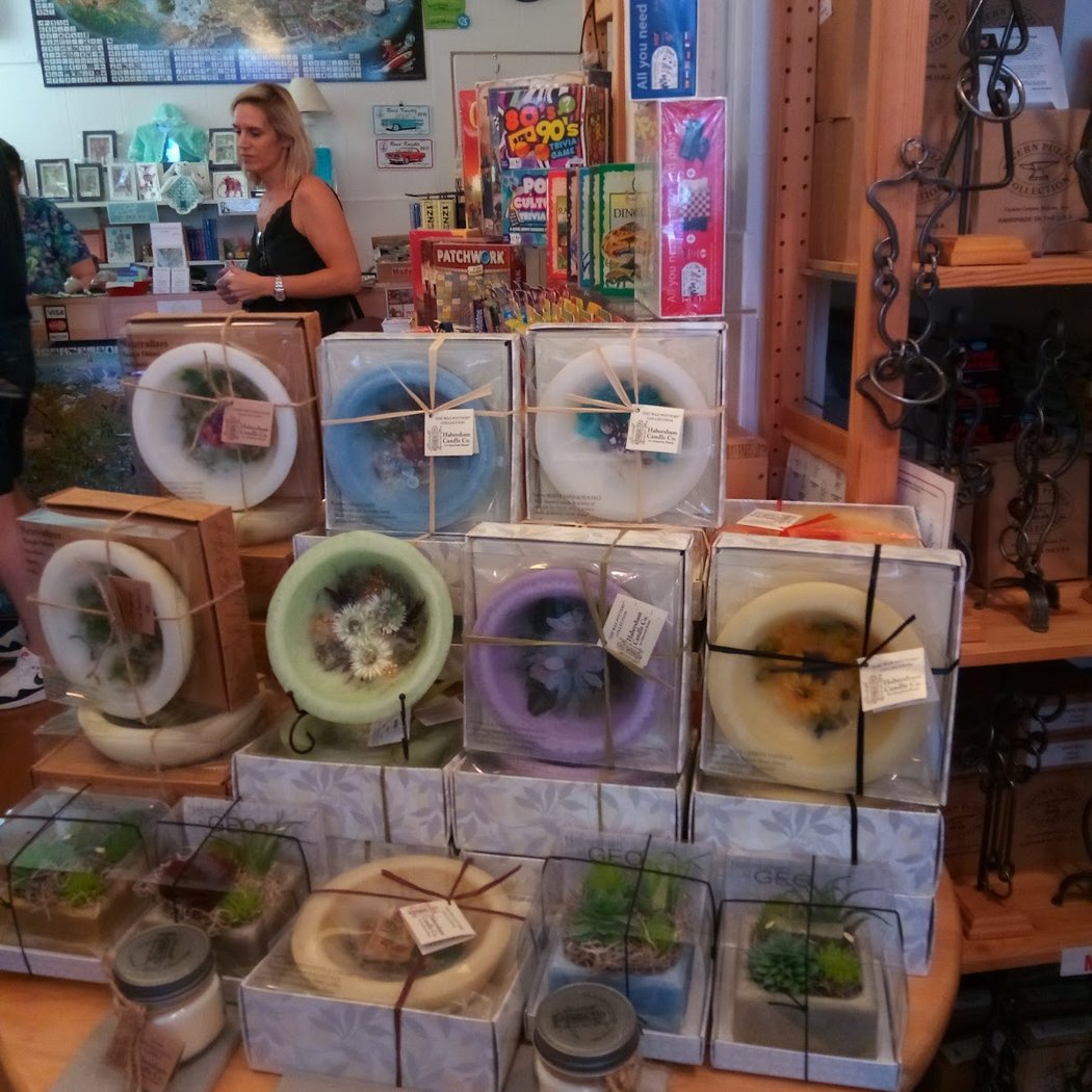 The Gift Hut 3
