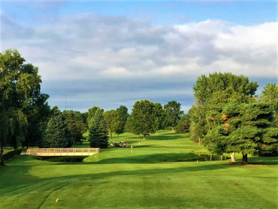 Terry Hills Golf Course, Restaurant and Banquet Facility 3