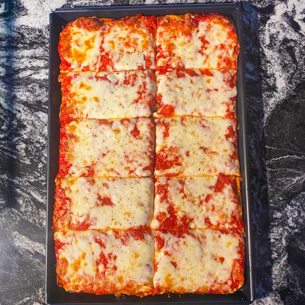 Phoenicia Pizza 28 1