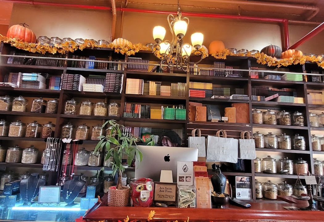 Pentagram: Witchcraft & Magick Shoppe 3