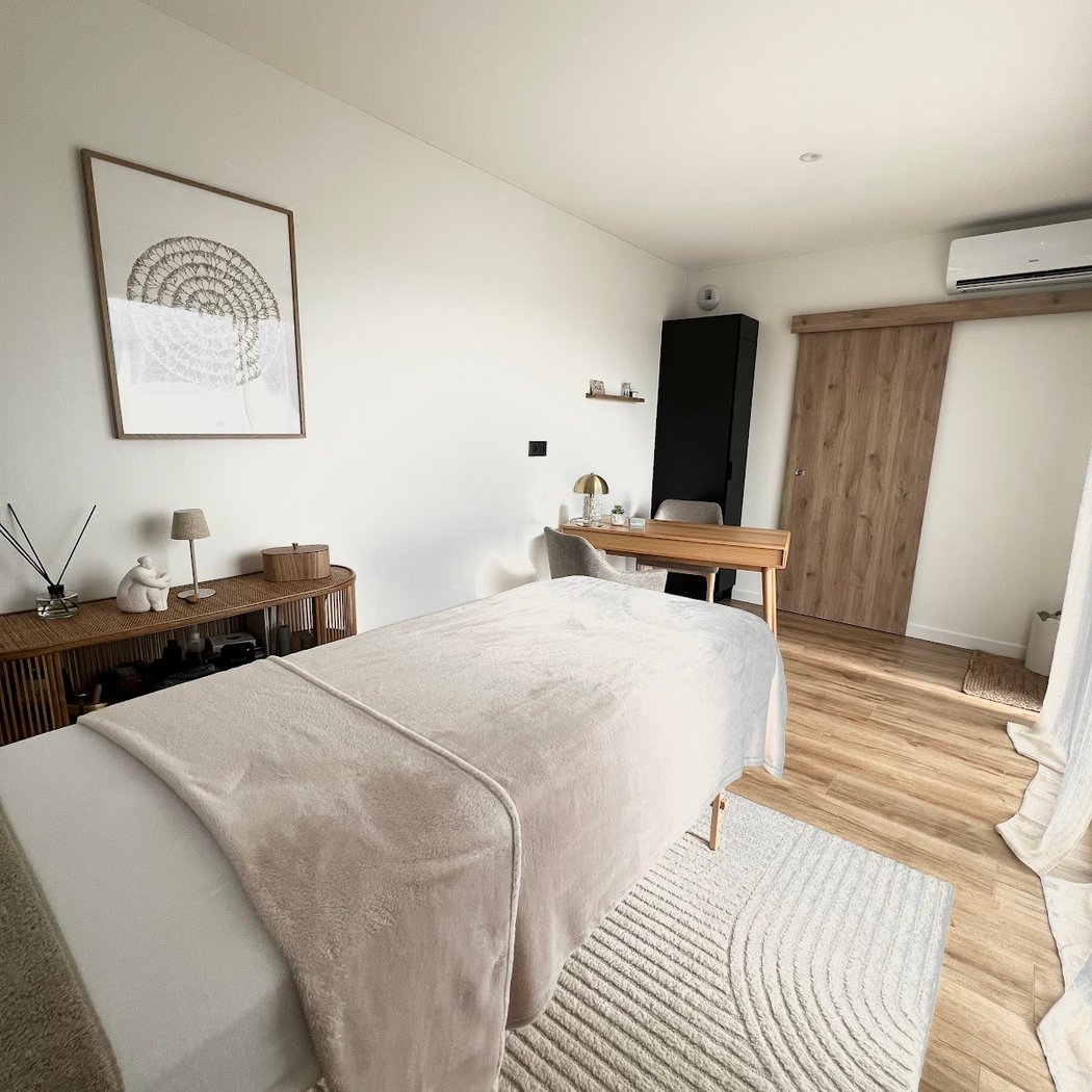 Holistic Studio - Drainage lymphatique & Massages bien-être femmes - Marne 2