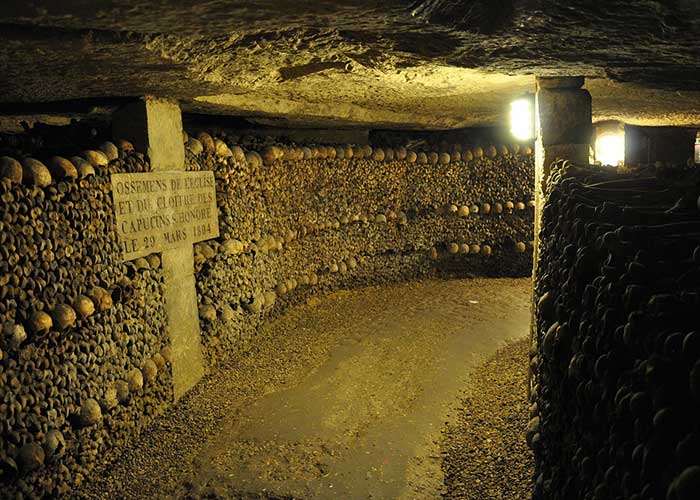 Catacombs of Paris 2