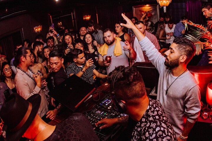 San Francisco Bar Crawl + Clubbing Experience 3