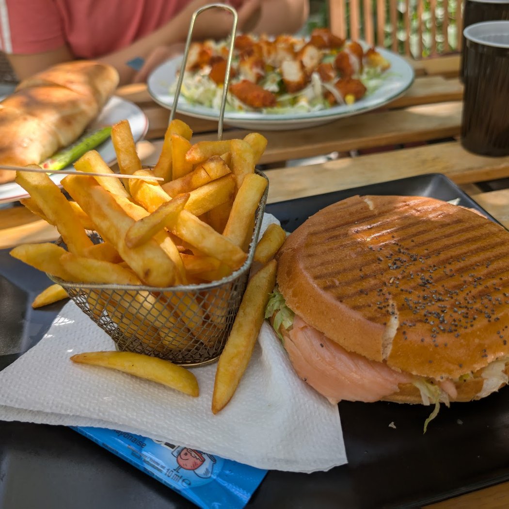 Le Mirage Grill 1
