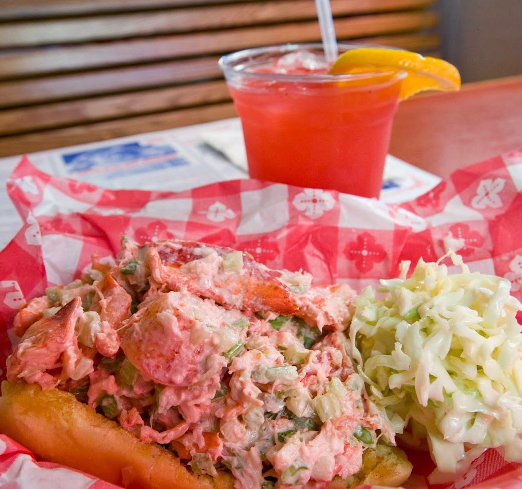 LUNCH Lobster Roll Amagansett 3