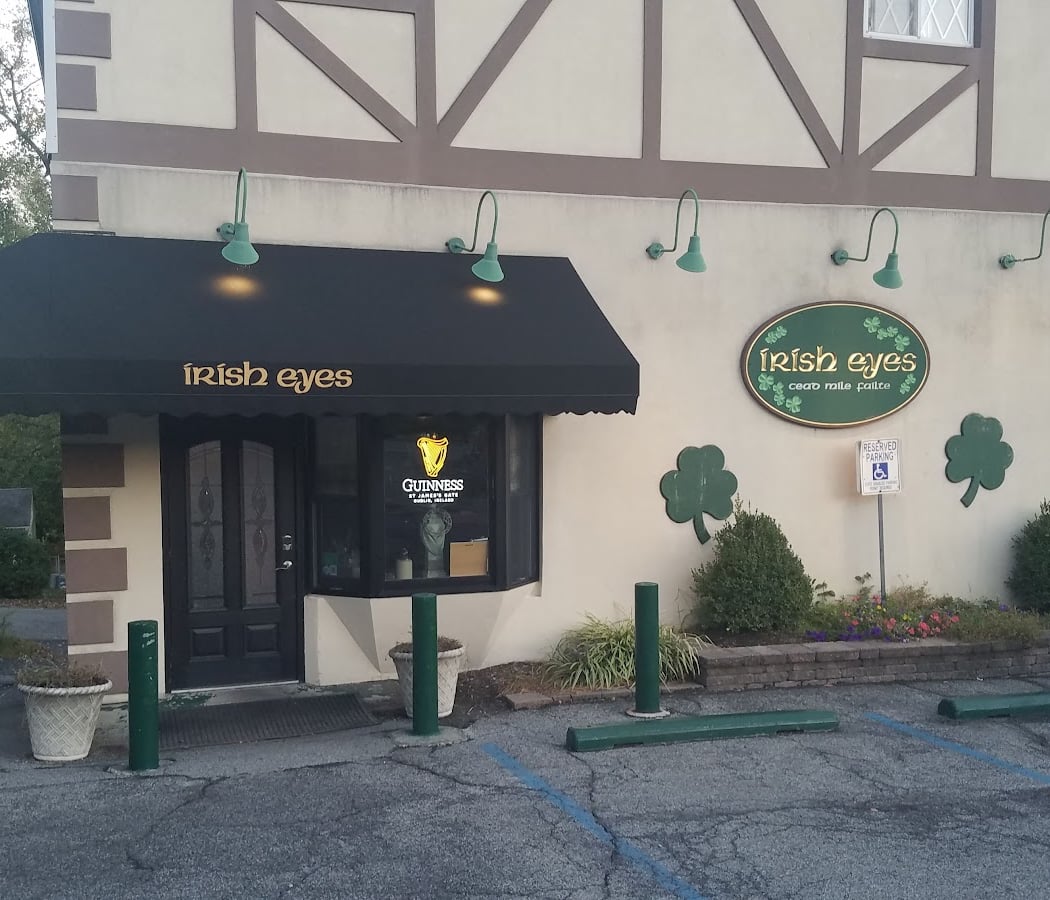 Irish Eyes Pub 2