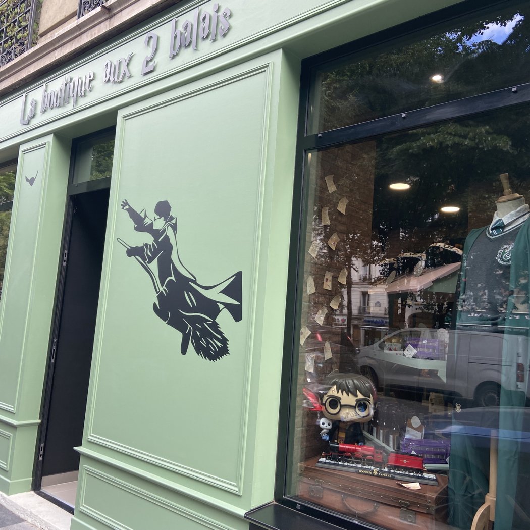 La Boutique Aux 2 Balais Paris 3