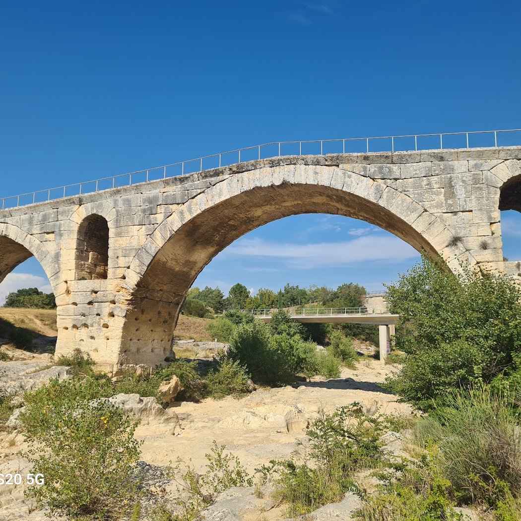 Pont Julien 2