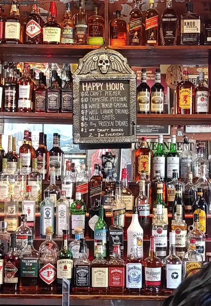 Lucky 13 Saloon 3