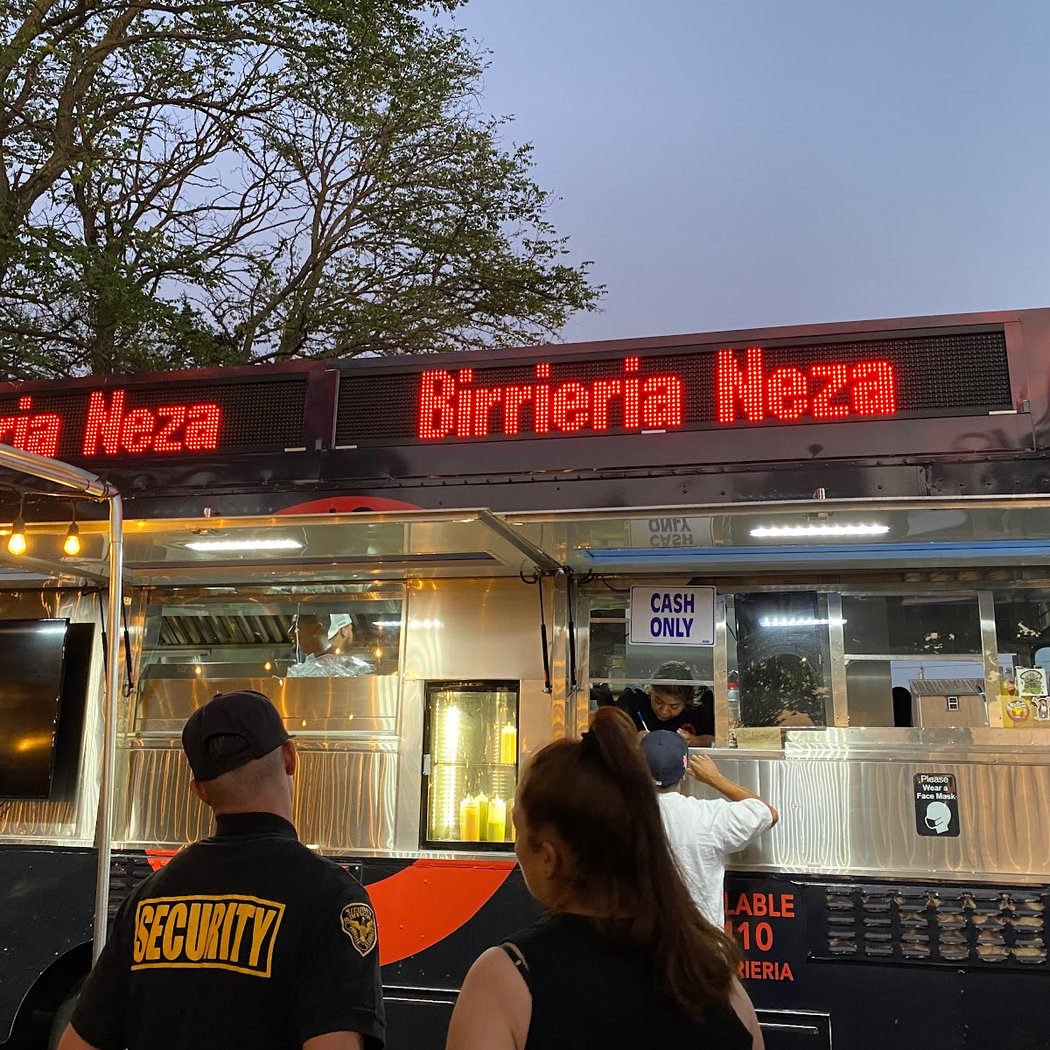 Birrieria Neza Food Truck 3