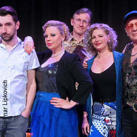 Katharina Straßer & Band Austropop Revue live