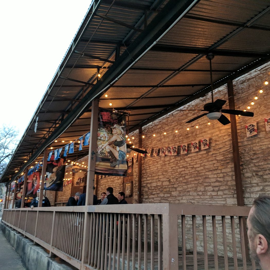 Coyote Ugly Saloon Austin Halloween Bar Crawl 2025 2