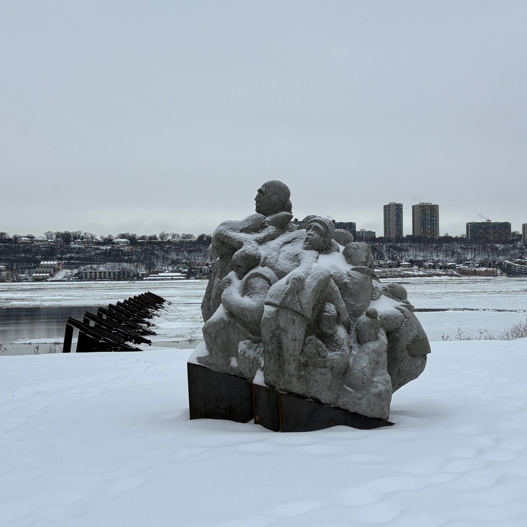 Climate in Movement and Monument 1