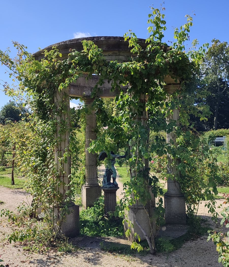 Théâtre de verdure de la Roseraie 3