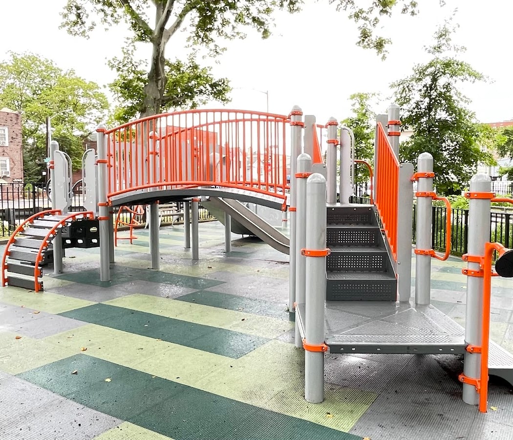 Homecrest Playground 3