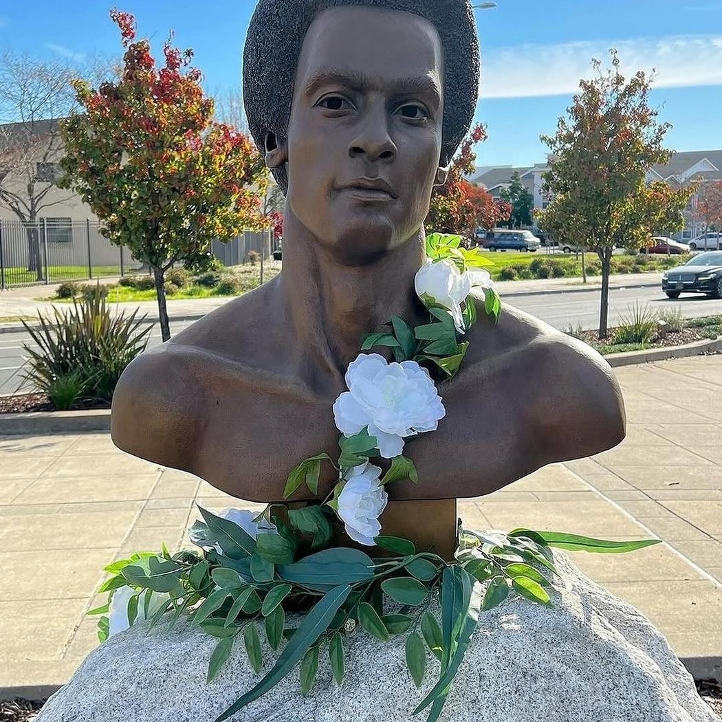 Dr. Huey P. Newton sculpture 1