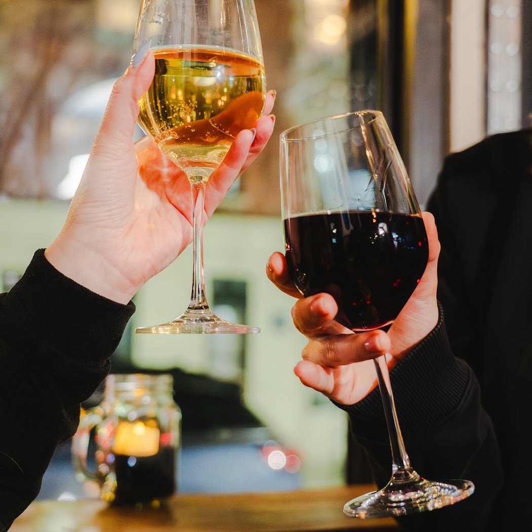 CLAIRE'S WINE BAR 5