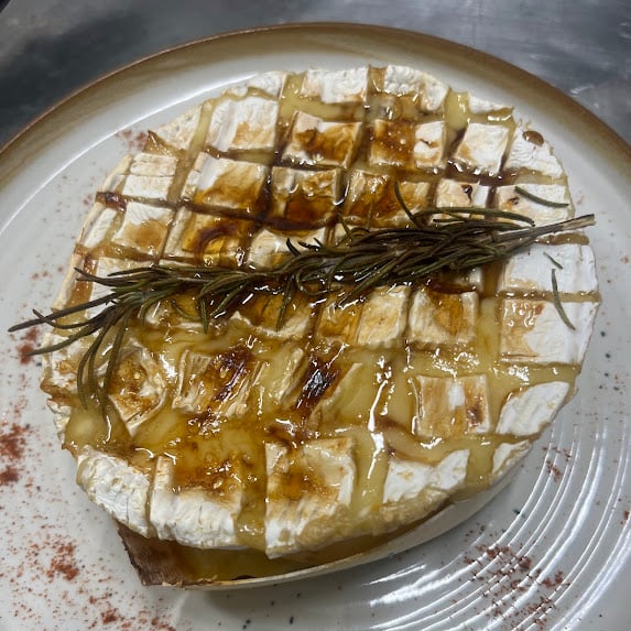 Camembert rôti à la Guinness