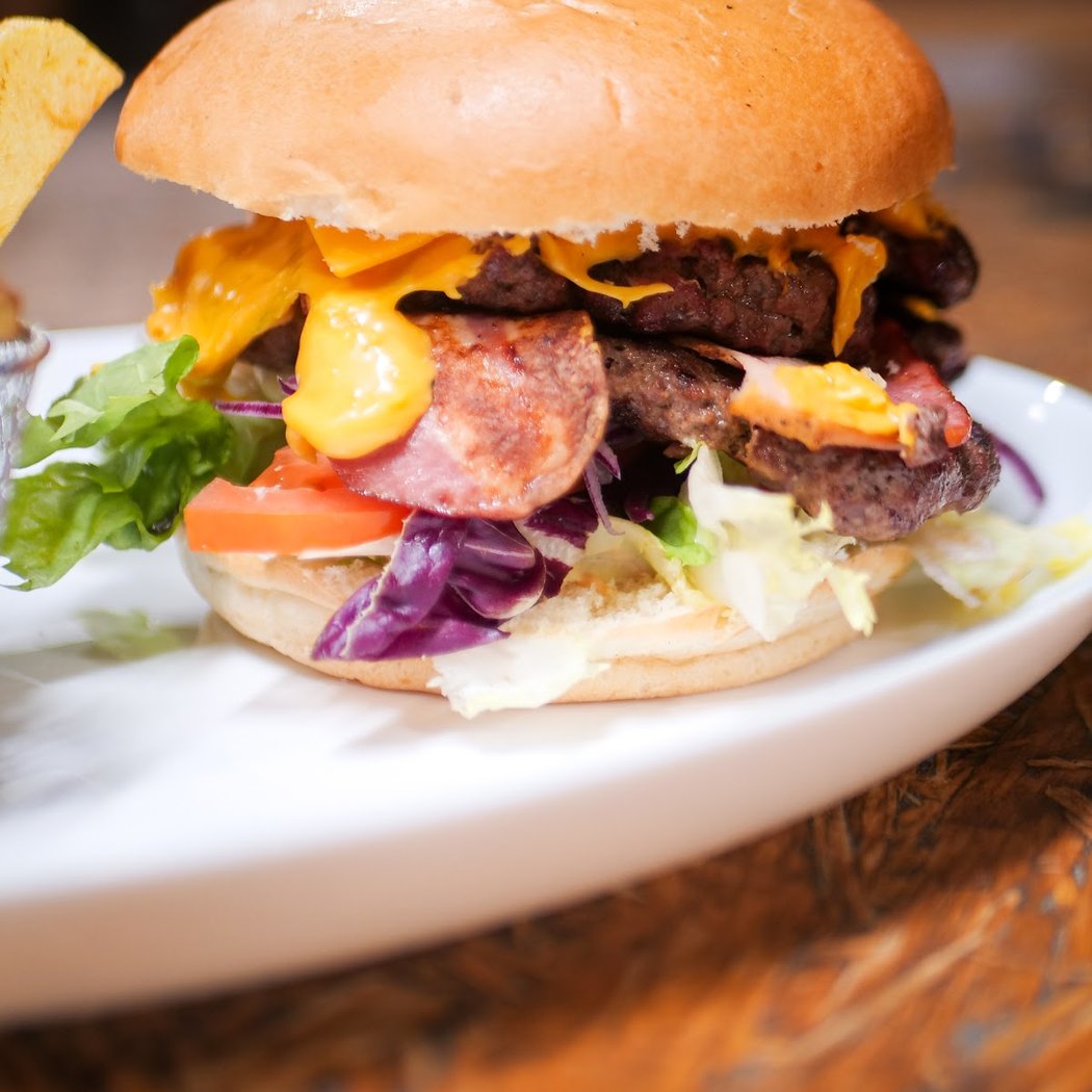 HANGAR GRILL 3