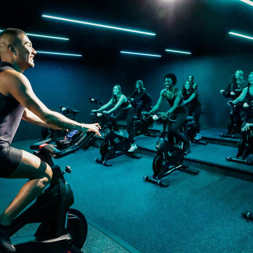 Boutique Indoor Cycling Class 1