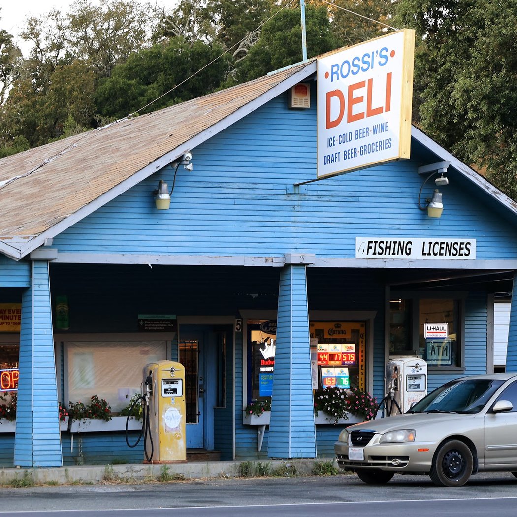 Rossi's Deli, Market and Bait 2