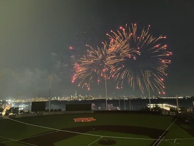 Staten Island FerryHawks Game 1