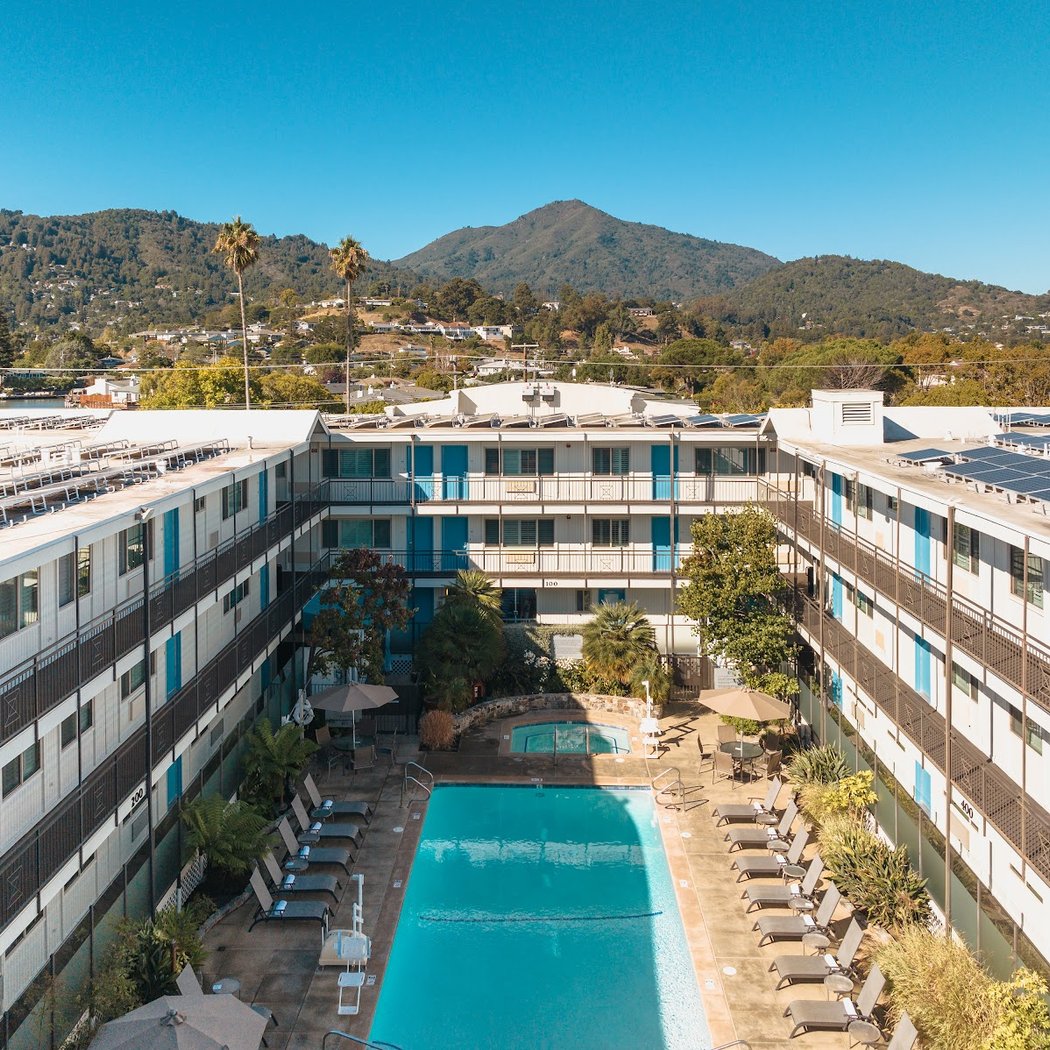 Marin Suites Hotel 1